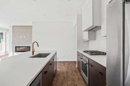 609 Sovereign Common Sw, Calgary, AB - Indoor Photo Showing Kitchen With Upgraded Kitchen