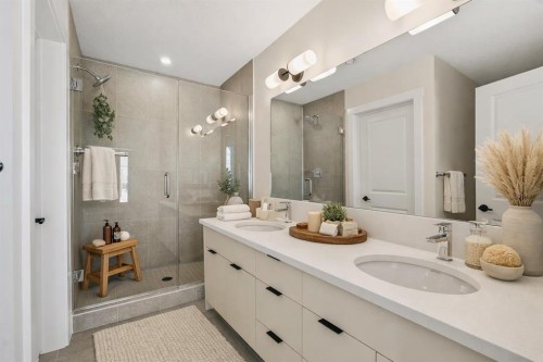 609 Sovereign Common Sw, Calgary, AB - Indoor Photo Showing Bathroom