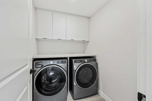 609 Sovereign Common Sw, Calgary, AB - Indoor Photo Showing Laundry Room
