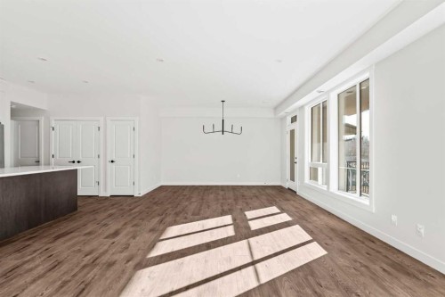 609 Sovereign Common Sw, Calgary, AB - Indoor Photo Showing Other Room