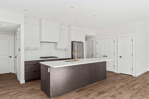 609 Sovereign Common Sw, Calgary, AB - Indoor Photo Showing Kitchen With Upgraded Kitchen