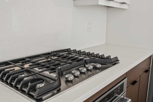 609 Sovereign Common Sw, Calgary, AB - Indoor Photo Showing Kitchen