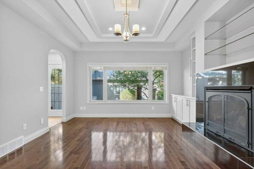 513 31 Street Nw, Calgary, AB - Indoor Photo Showing Other Room