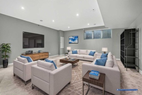 513 31 Street Nw, Calgary, AB - Indoor Photo Showing Living Room