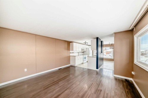 24 Spring Dale Circle Se, Airdrie, AB - Indoor Photo Showing Other Room