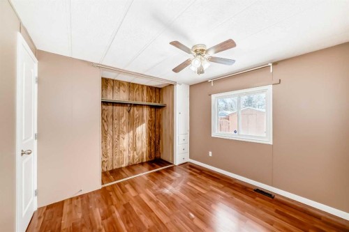 24 Spring Dale Circle Se, Airdrie, AB - Indoor Photo Showing Other Room