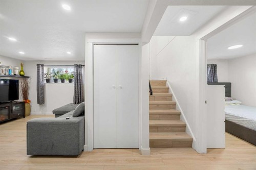 123 Radley Place Se, Calgary, AB - Indoor Photo Showing Other Room
