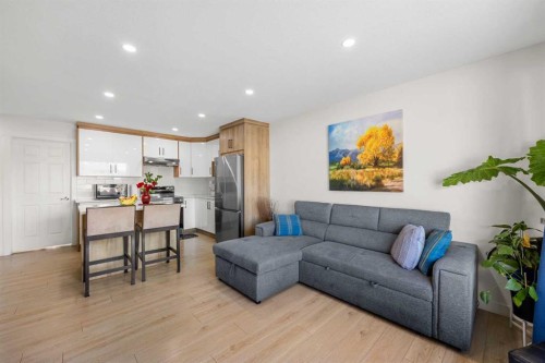 123 Radley Place Se, Calgary, AB - Indoor Photo Showing Living Room