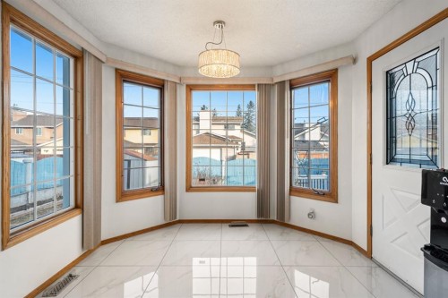 107 Pasadena Green Ne, Calgary, AB - Indoor Photo Showing Other Room