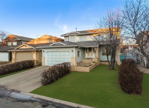 107 Pasadena Green Ne, Calgary, AB - Outdoor With Facade