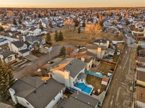 107 Pasadena Green Ne, Calgary, AB -  With View