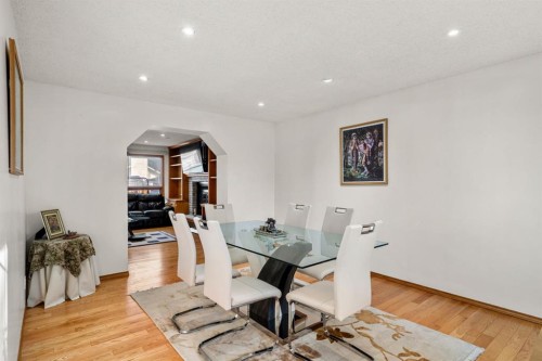 107 Pasadena Green Ne, Calgary, AB - Indoor Photo Showing Dining Room