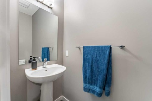 74 Evansridge Crescent Nw, Calgary, AB - Indoor Photo Showing Bathroom