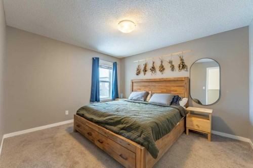 74 Evansridge Crescent Nw, Calgary, AB - Indoor Photo Showing Bedroom