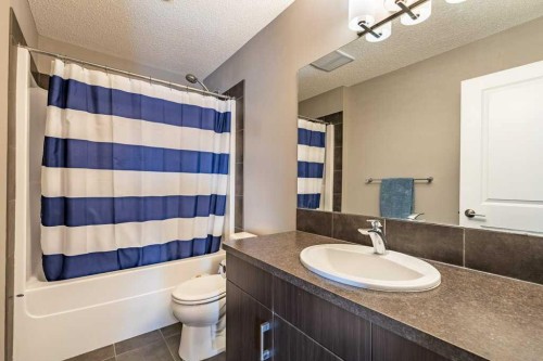74 Evansridge Crescent Nw, Calgary, AB - Indoor Photo Showing Bathroom