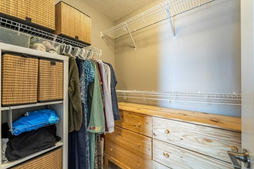 74 Evansridge Crescent Nw, Calgary, AB - Indoor With Storage