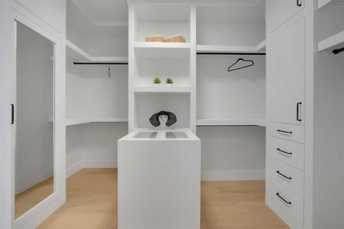 2413 25 Avenue Nw, Calgary, AB - Indoor