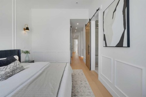 2413 25 Avenue Nw, Calgary, AB - Indoor Photo Showing Other Room