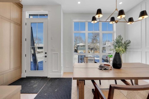 2413 25 Avenue Nw, Calgary, AB - Indoor Photo Showing Other Room