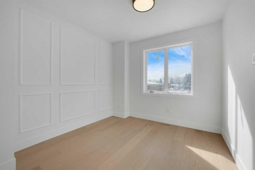 2413 25 Avenue Nw, Calgary, AB - Indoor Photo Showing Other Room