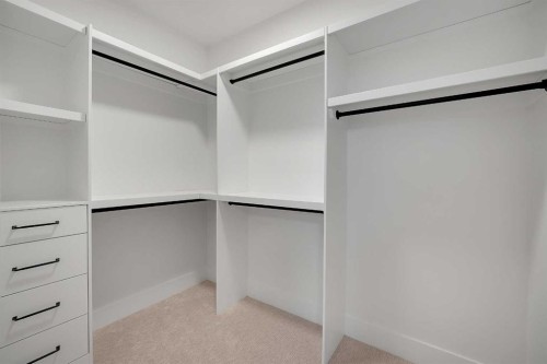 2413 25 Avenue Nw, Calgary, AB - Indoor With Storage