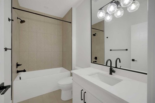 2413 25 Avenue Nw, Calgary, AB - Indoor Photo Showing Bathroom