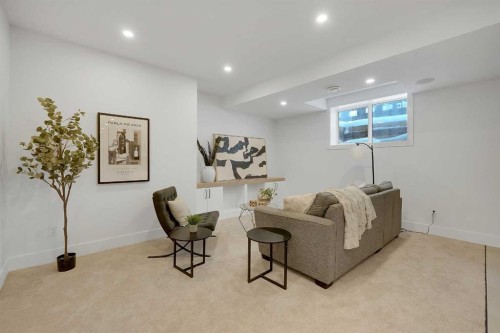 2413 25 Avenue Nw, Calgary, AB - Indoor