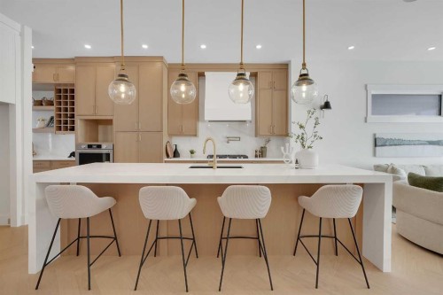 2413 25 Avenue Nw, Calgary, AB - Indoor Photo Showing Kitchen With Double Sink With Upgraded Kitchen
