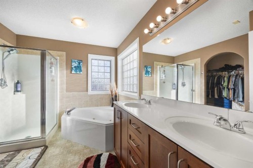 67 Evansmeade Crescent Nw, Calgary, AB - Indoor Photo Showing Bathroom