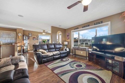 67 Evansmeade Crescent Nw, Calgary, AB - Indoor Photo Showing Living Room