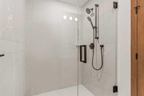 28 Blue Grouse Ridge, Canmore, AB - Indoor Photo Showing Bathroom