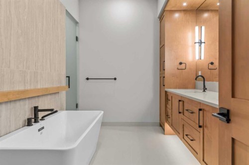 28 Blue Grouse Ridge, Canmore, AB - Indoor Photo Showing Bathroom