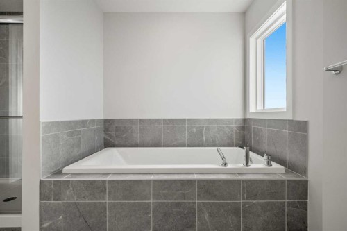 63 Creekstone Common Sw, Calgary, AB - Indoor Photo Showing Bathroom