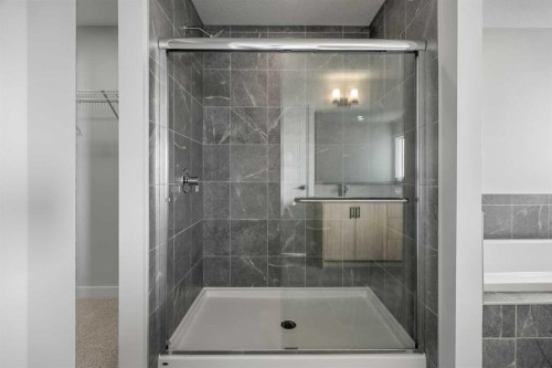 63 Creekstone Common Sw, Calgary, AB - Indoor Photo Showing Bathroom