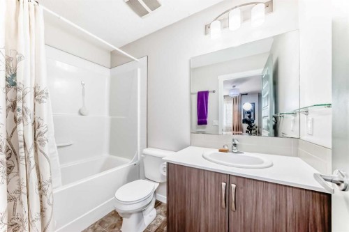 307 Auburn Bay Circle Se, Calgary, AB - Indoor Photo Showing Bathroom