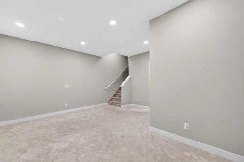 30 Sage Bluff Gate Nw, Calgary, AB - Indoor