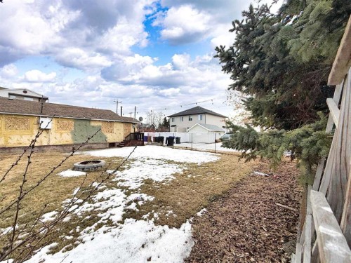 4906 52 Avenue, Olds, AB - Outdoor