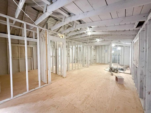 4906 52 Avenue, Olds, AB - Indoor Photo Showing Other Room