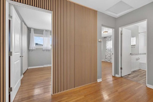 8416 7 Street Sw, Calgary, AB - Indoor Photo Showing Other Room