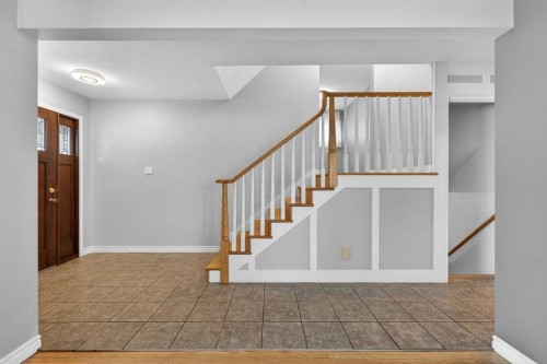 8416 7 Street Sw, Calgary, AB - Indoor Photo Showing Other Room