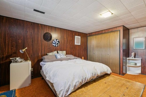 10712 Mapleshire Crescent Se, Calgary, AB - Indoor Photo Showing Bedroom