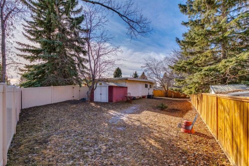 10712 Mapleshire Crescent Se, Calgary, AB - Outdoor With Backyard