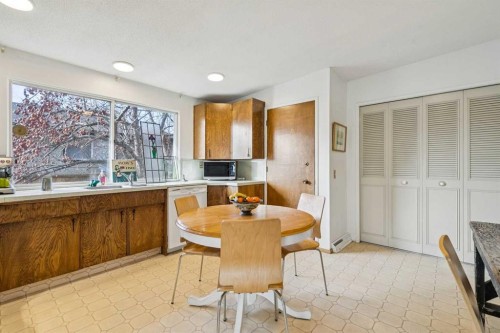 10712 Mapleshire Crescent Se, Calgary, AB - Indoor Photo Showing Other Room