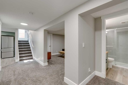 2444 45 Street Se, Calgary, AB - Indoor
