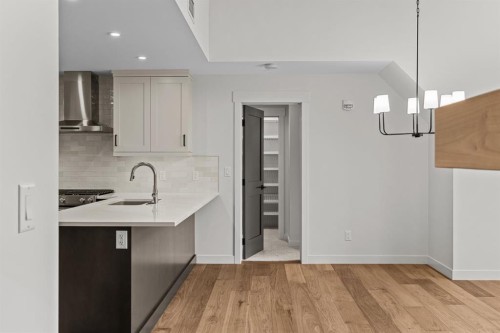 405-1505 Spring Creek Gate, Canmore, AB - Indoor Photo Showing Kitchen