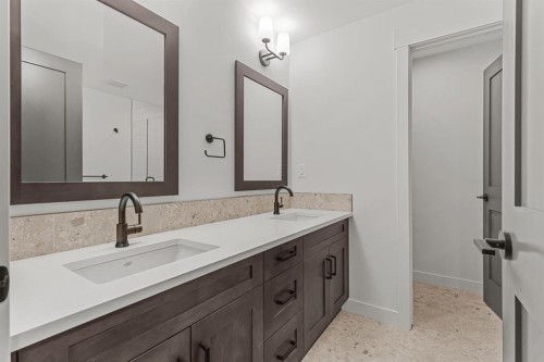 405-1505 Spring Creek Gate, Canmore, AB - Indoor Photo Showing Bathroom