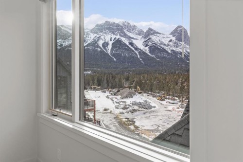 405-1505 Spring Creek Gate, Canmore, AB - Indoor Photo Showing Other Room