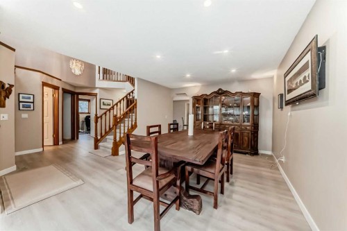 66 Tuscany Hills Point Nw, Calgary, AB - Indoor Photo Showing Dining Room