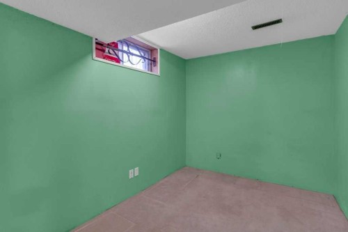 36 Castlebrook Way Ne, Calgary, AB 