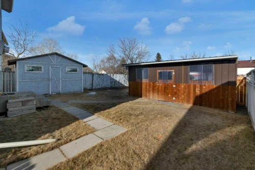 36 Castlebrook Way Ne, Calgary, AB 